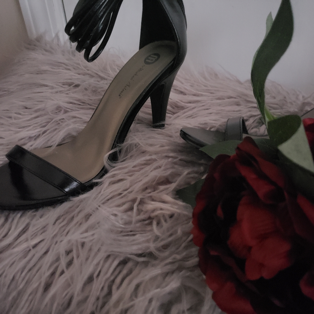 Shoes - Picture 2 of 3